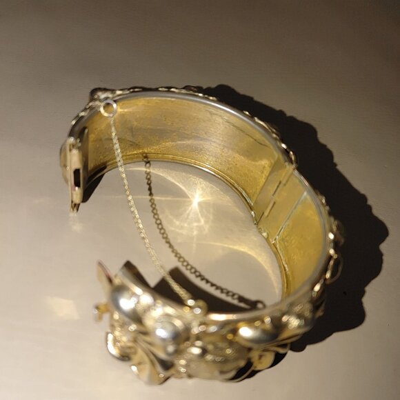 Vintage Vargus Gold Tone Mesh Floral Hinged Clasp Bangle Bracelet Safety Chain - Picture 4 of 10